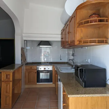 Maison Bernarda Barbecue Feriehus Aroeira (Algarve)